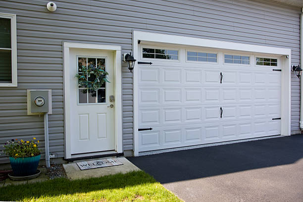 24/7 Emergency Garage Door Panel Replacement experts in Cass County County, MI